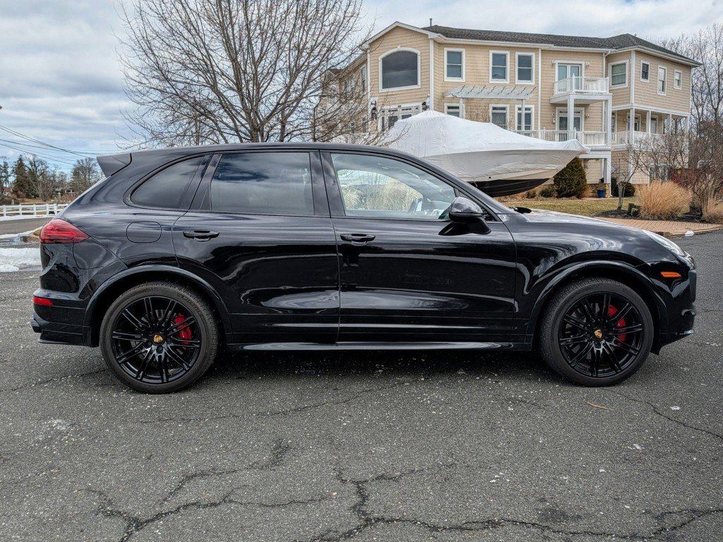 Used 2016 Porsche Cayenne GTS image 4