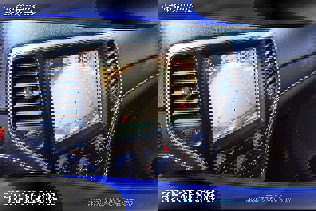 Used 2014 Jeep Grand Cherokee SRT image 24