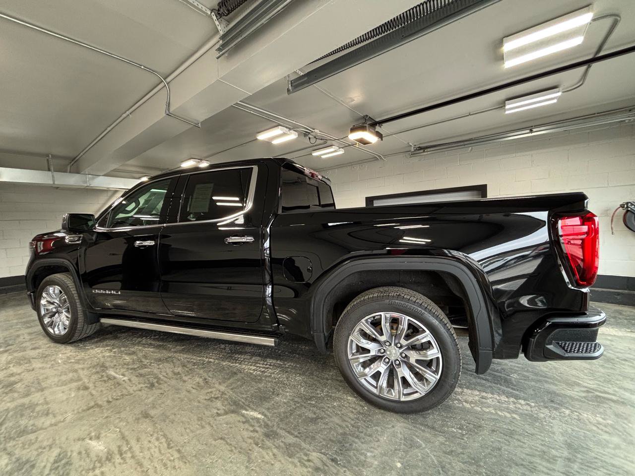 Used 2022 GMC Sierra 1500 Denali w/ Denali Reserve Package AWD/4WD image 9