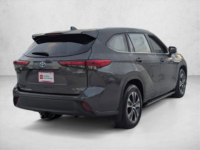 Certified 2023 Toyota Highlander XLE image 5