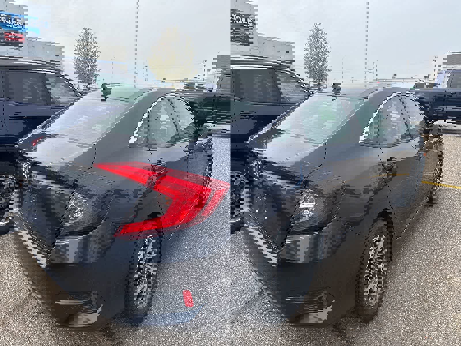 Used 2018 Honda Civic EX image 10