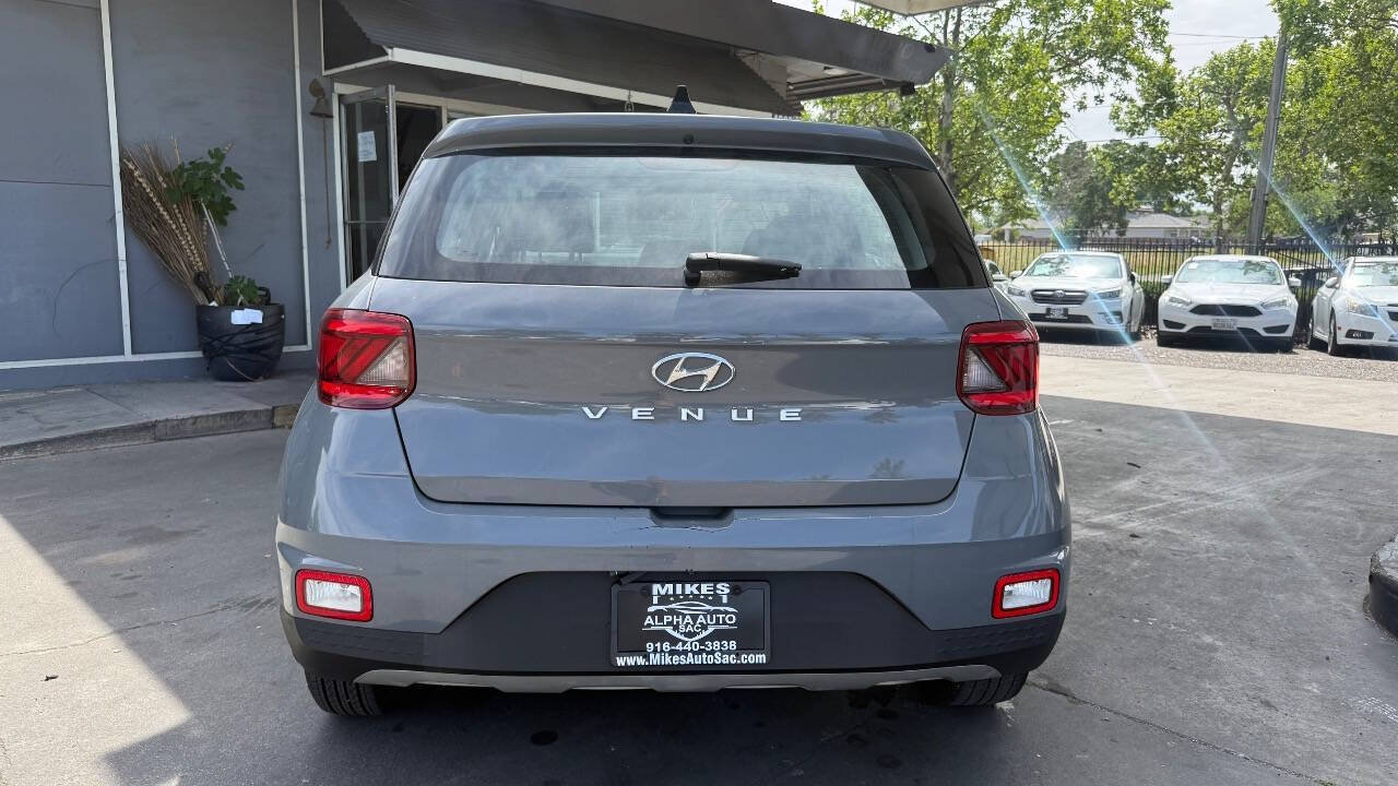 Used 2020 Hyundai Venue SE FWD image 6