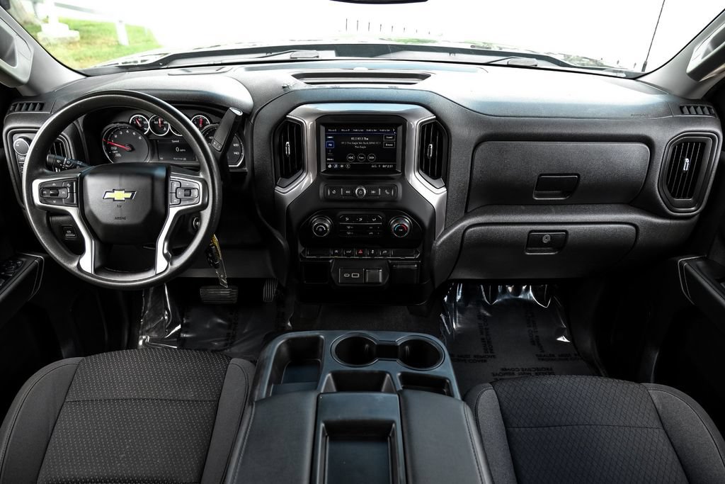 Used 2022 Chevrolet Silverado 1500 Custom w/ Safety Confidence Package AWD/4WD image 10