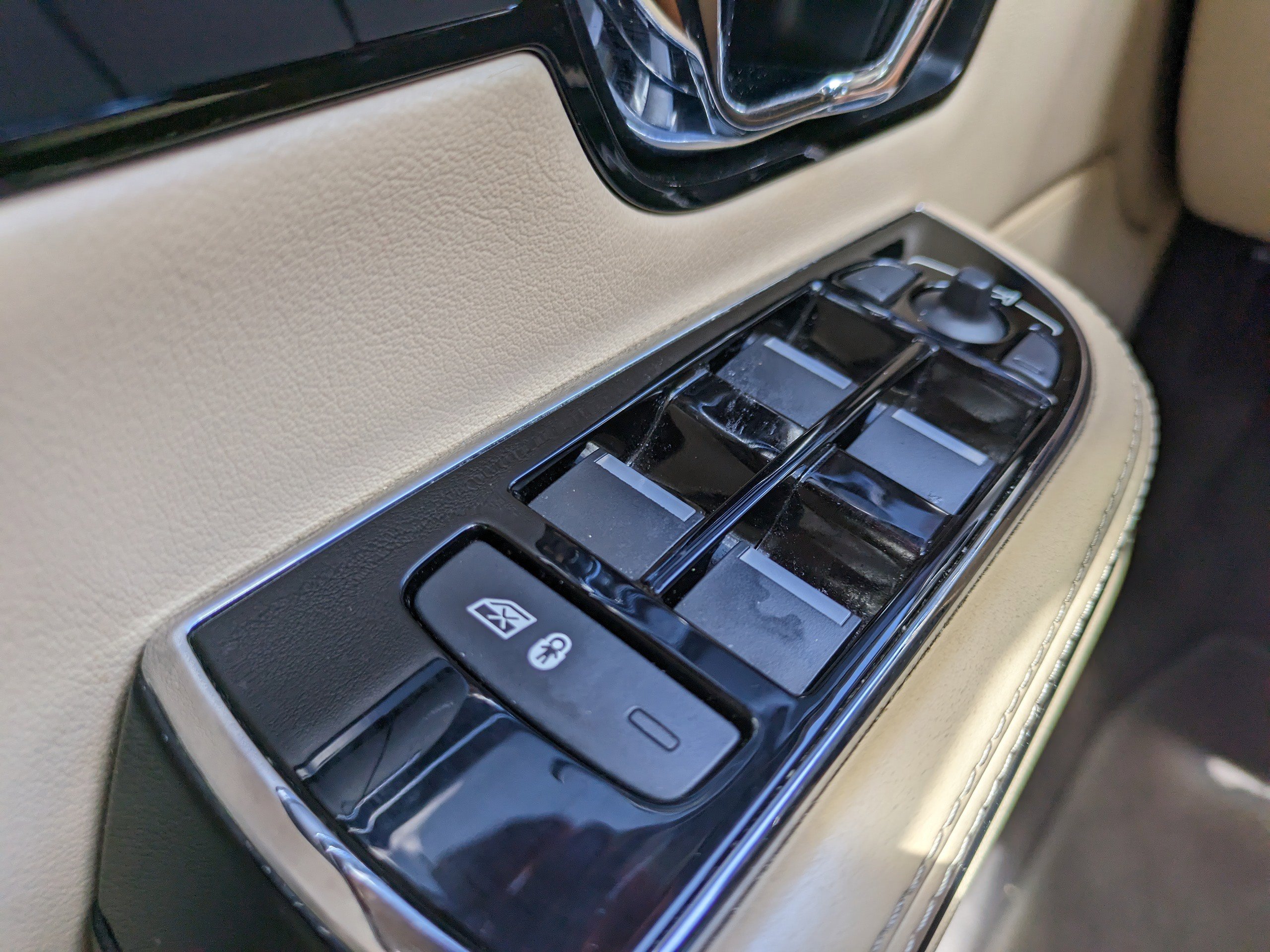 Used 2017 Jaguar XJ R-Sport image 24