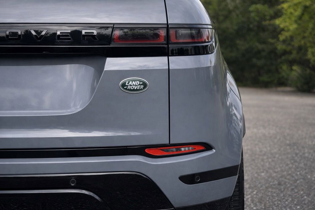 Used 2023 Land Rover Range Rover Evoque R-Dynamic S AWD/4WD image 4
