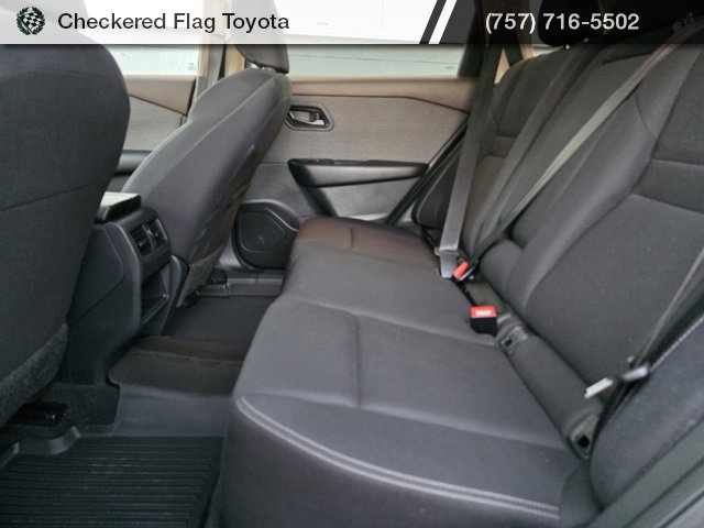 Used 2023 Nissan Rogue S image 35