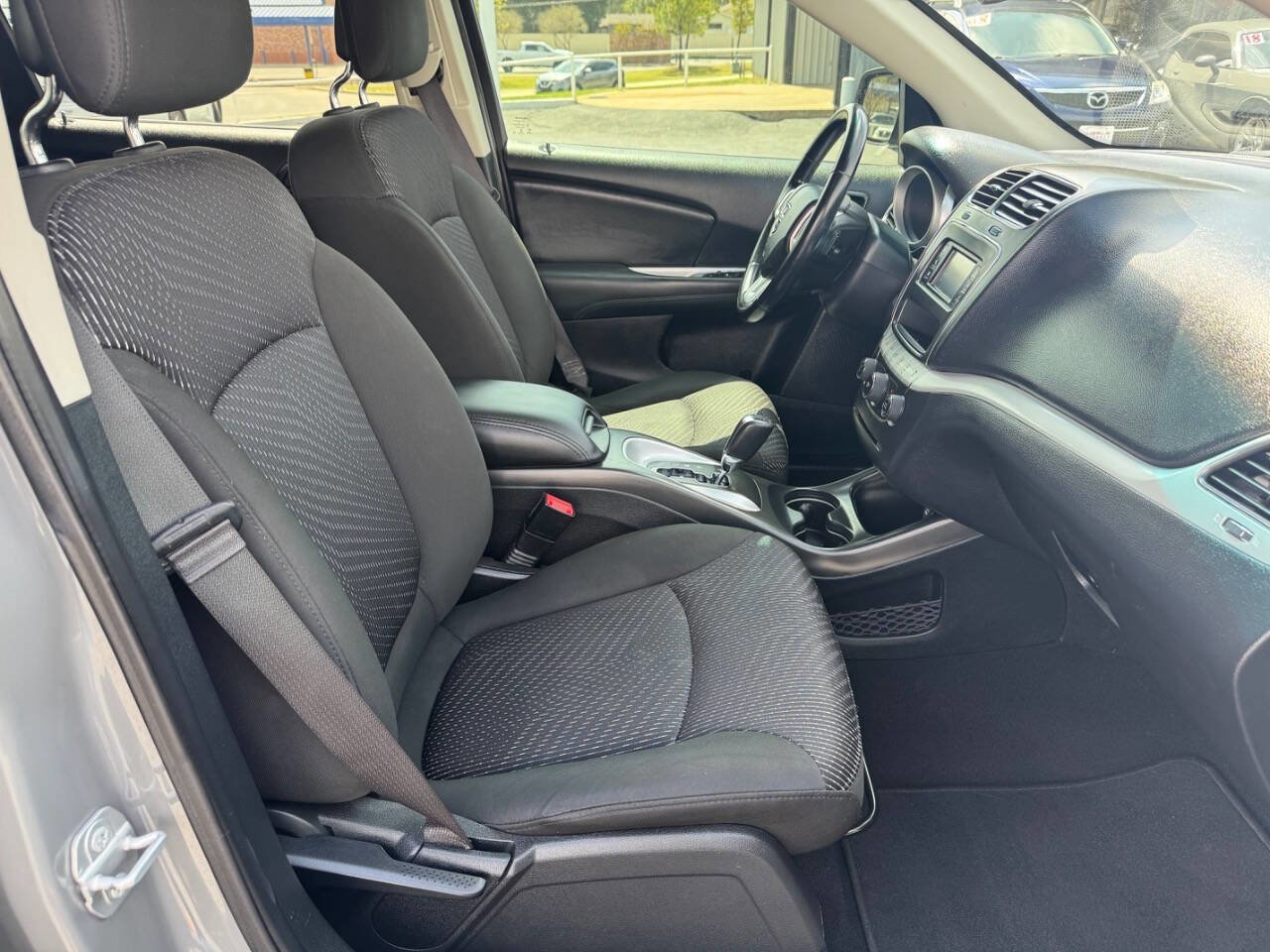 Used 2020 Dodge Journey SE w/ SE Popular Equipment Group FWD image 20