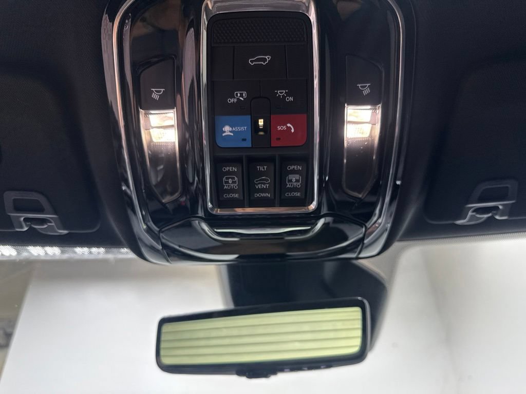 Used 2023 Jeep Grand Cherokee Overland w/ Adv Protech Group III AWD/4WD image 26