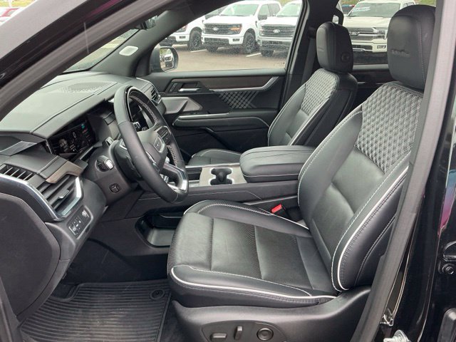 Used 2025 GMC Acadia Denali w/ Super Cruise Package FWD image 17