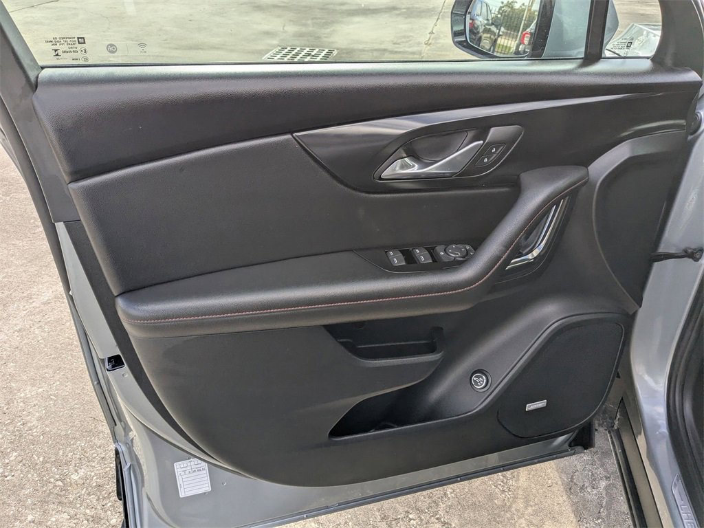 Used 2025 Chevrolet Blazer RS image 11