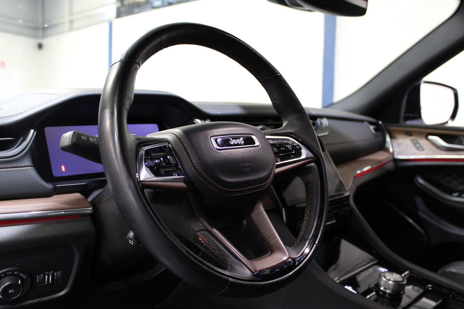 Used 2023 Jeep Grand Cherokee L Summit w/ High Altitude Package image 23