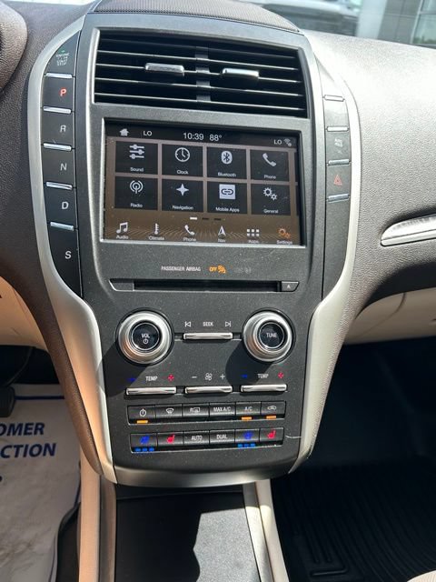 Used 2017 Lincoln MKC Reserve w/ Lincoln MKC Climate Package FWD image 14