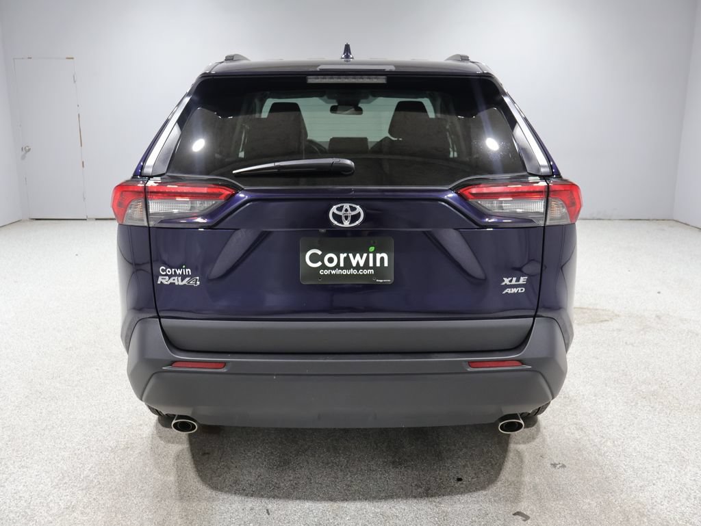 Used 2025 Toyota RAV4 XLE AWD/4WD image 3
