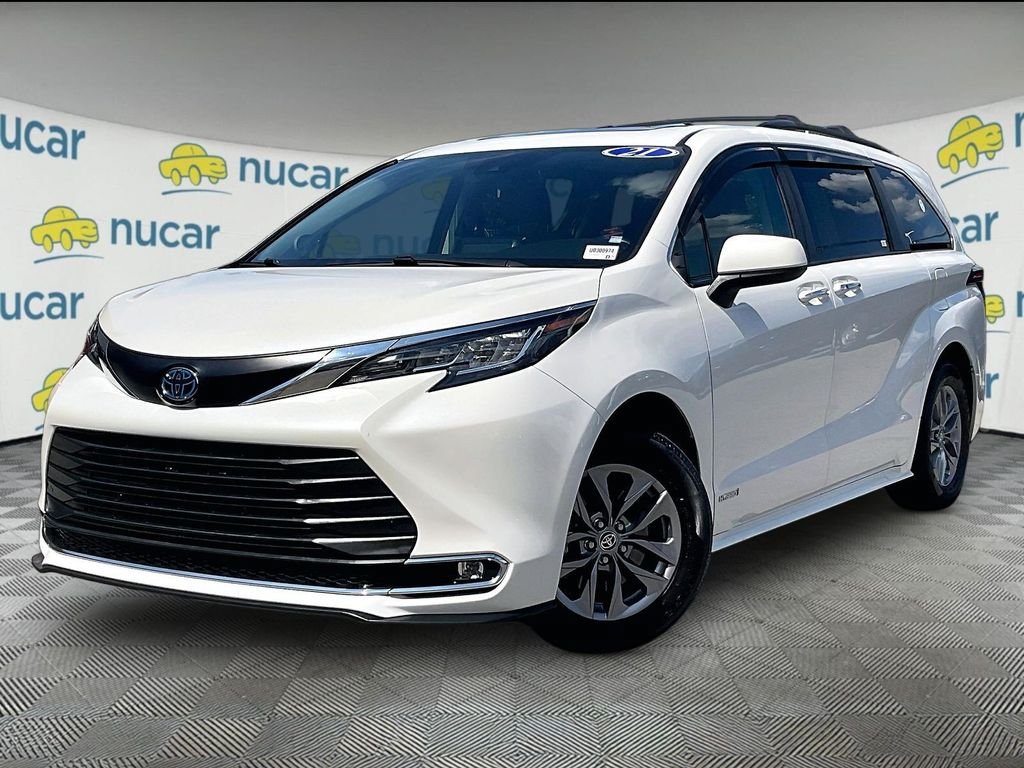 Used 2021 Toyota Sienna XLE w/ XLE Plus Package AWD/4WD image 3
