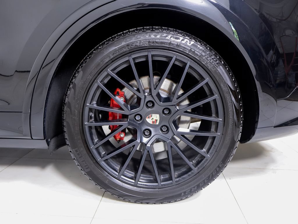Certified 2023 Porsche Cayenne GTS w/ Premium Package Plus AWD/4WD image 30