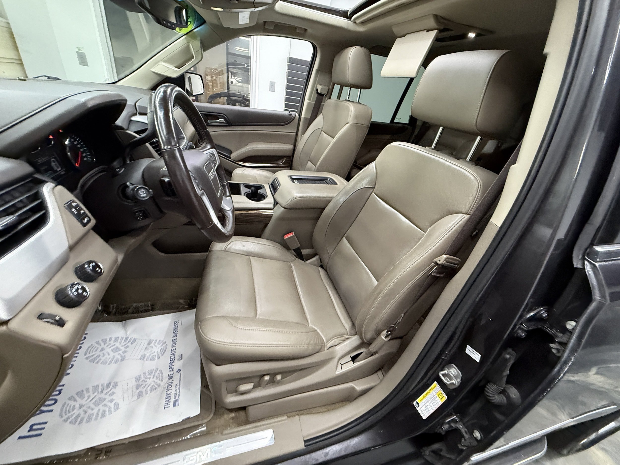 Used 2017 GMC Yukon SLT AWD/4WD image 16