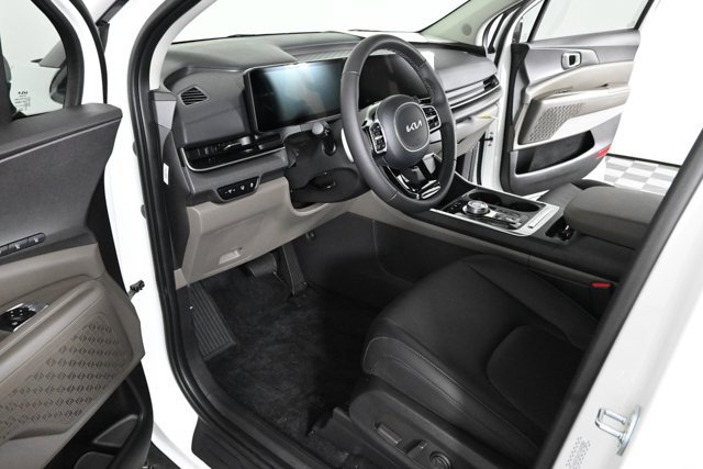 New 2026 Kia Carnival EX image 18