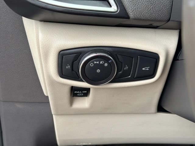 Used 2016 Lincoln MKX Reserve w/ Cargo Utility Package FWD image 27