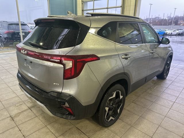 Used 2024 Kia Seltos EX image 4