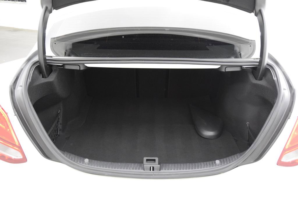 Used 2018 Mercedes-Benz C 300 Sedan image 31