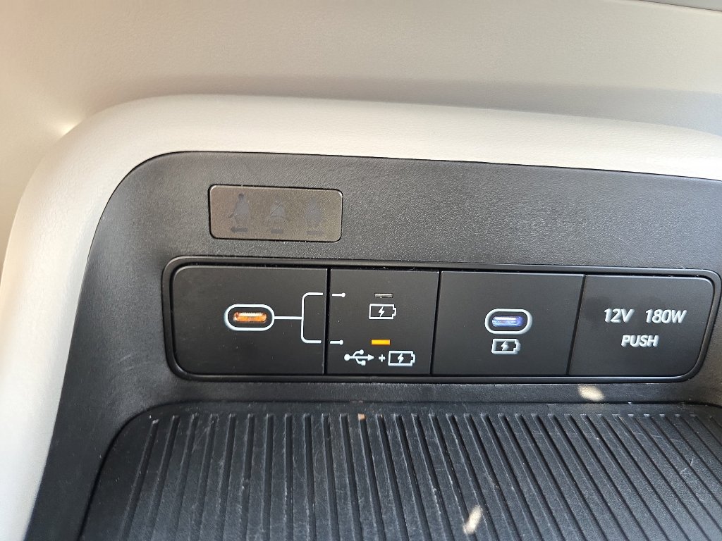 Used 2025 Hyundai Kona SEL FWD image 26