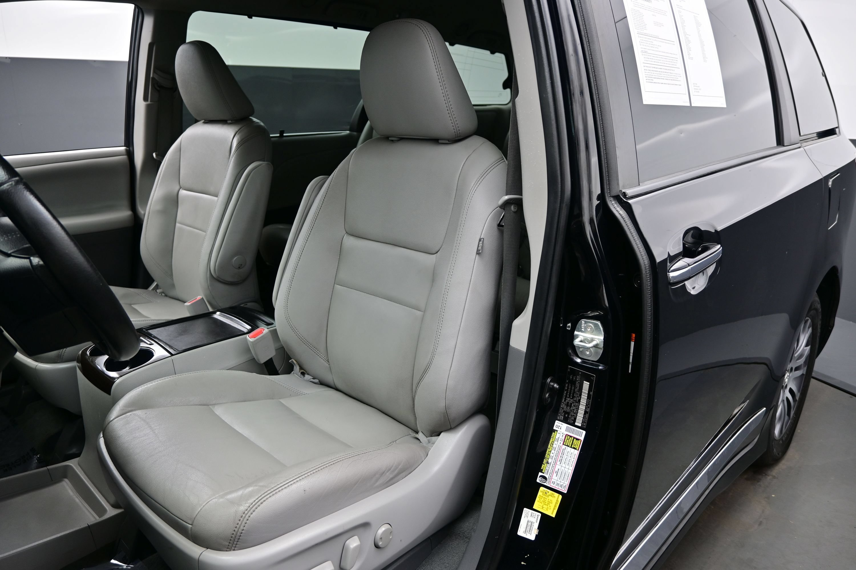 Used 2020 Toyota Sienna XLE FWD image 10