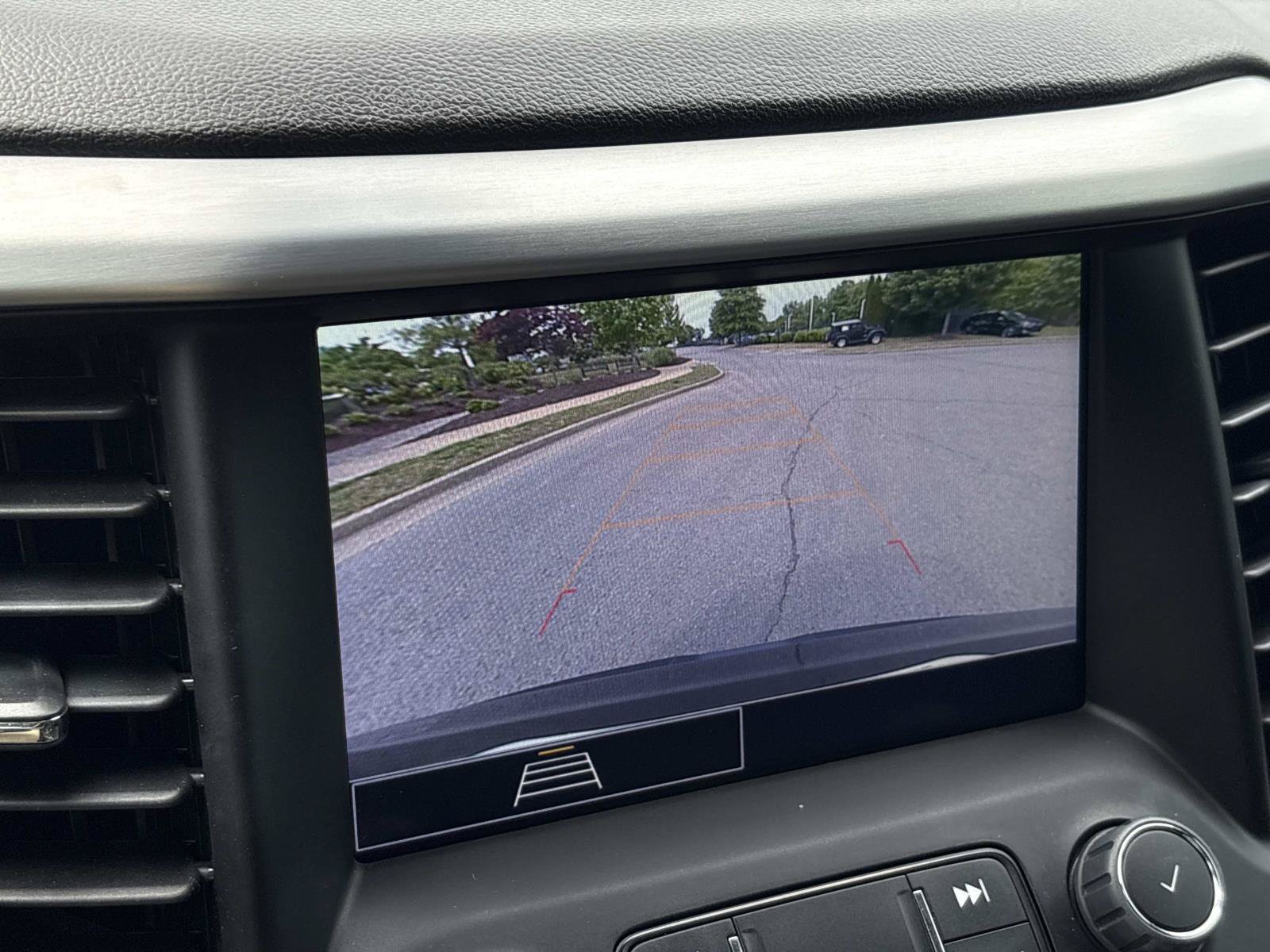 Used 2023 GMC Acadia SLE w/ Driver Convenience Package FWD image 22
