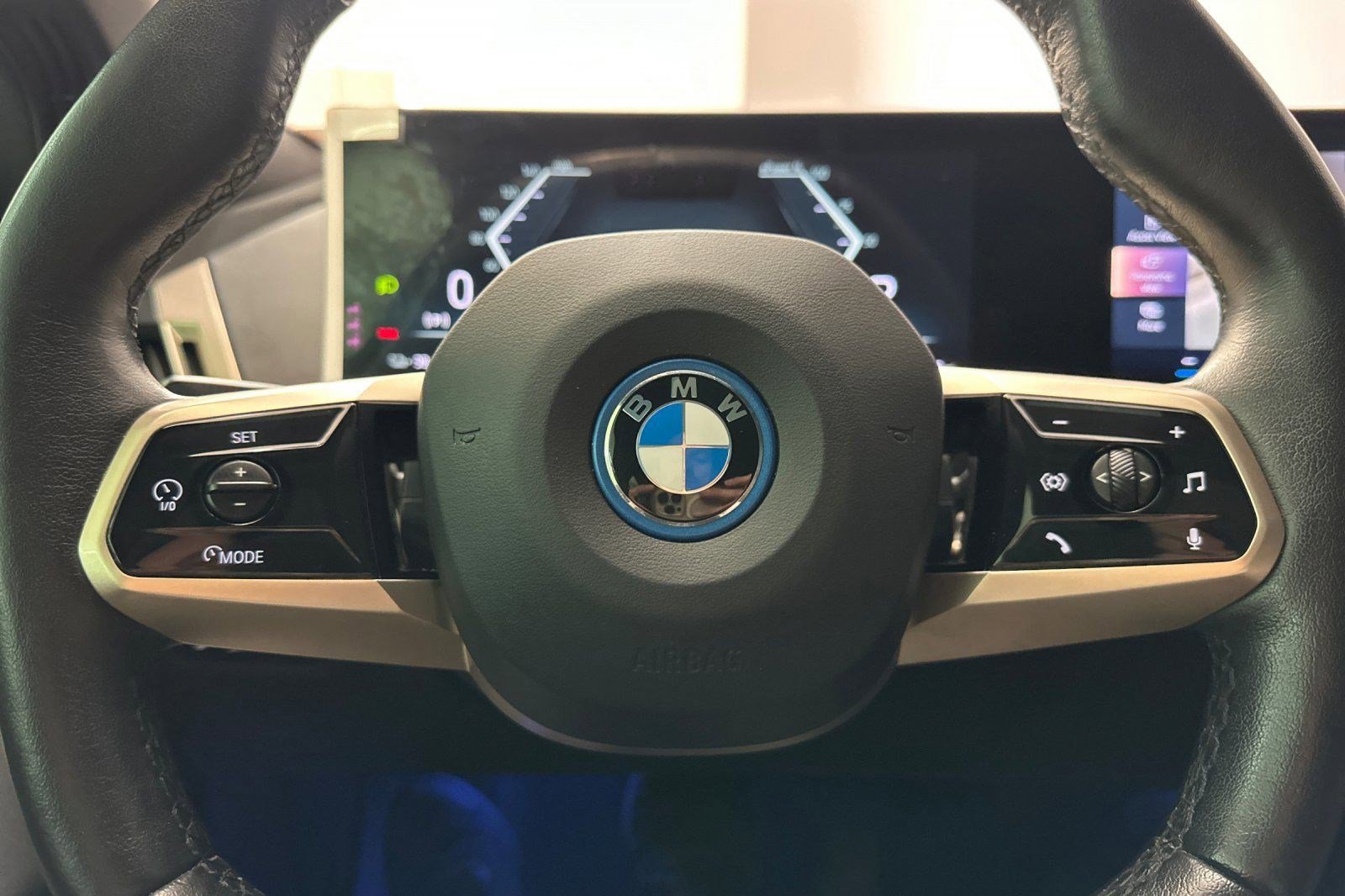 Used 2024 BMW iX xDrive50 w/ Sport Package image 15