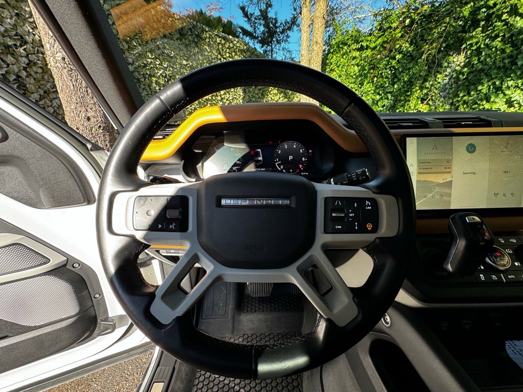 Used 2023 Land Rover Defender 130 X-Dynamic SE image 10