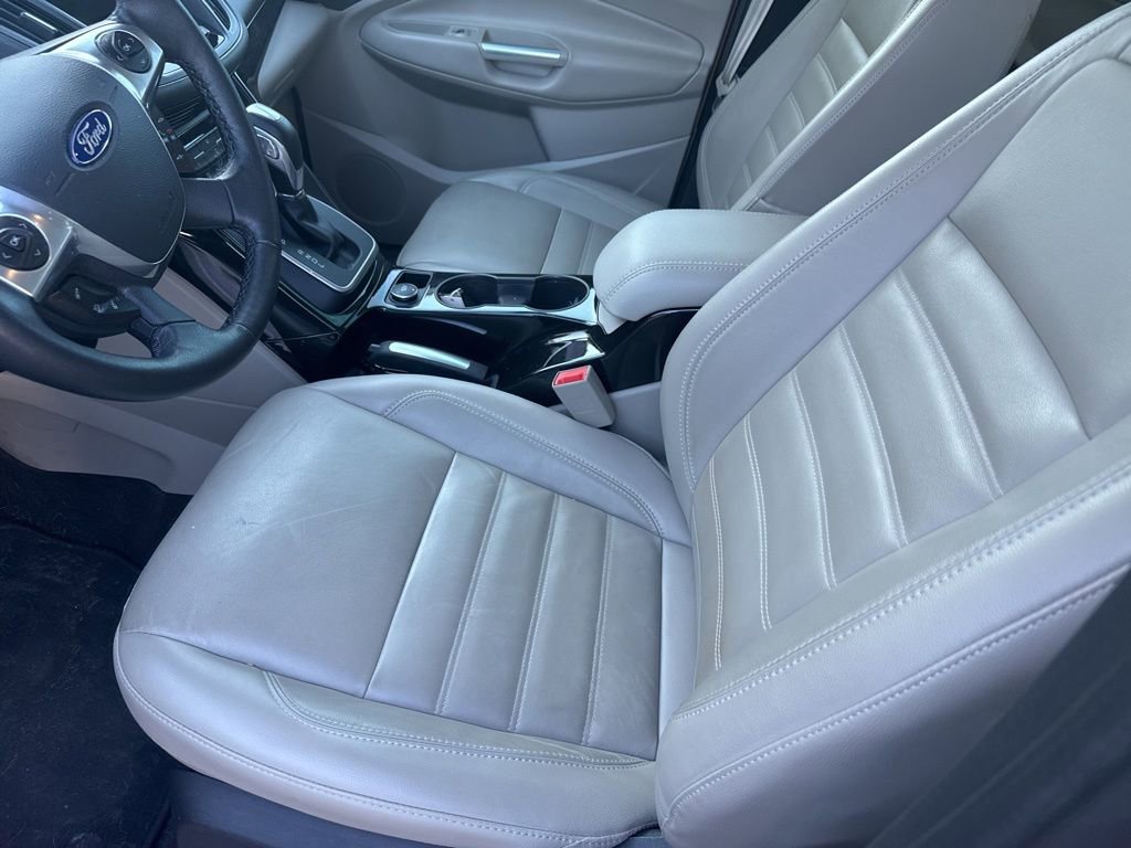 Used 2017 Ford C-MAX Titanium w/ Equipment Group 301A FWD image 8