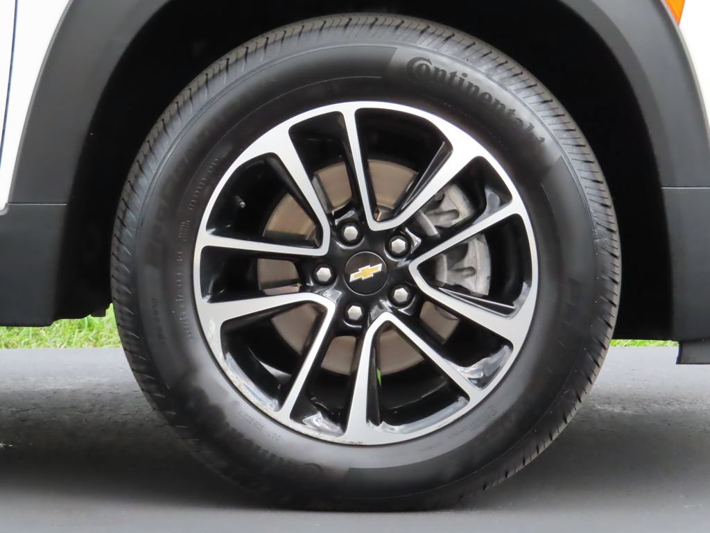 Certified 2024 Chevrolet TrailBlazer LT w/ LT Cold Weather Package AWD/4WD image 12