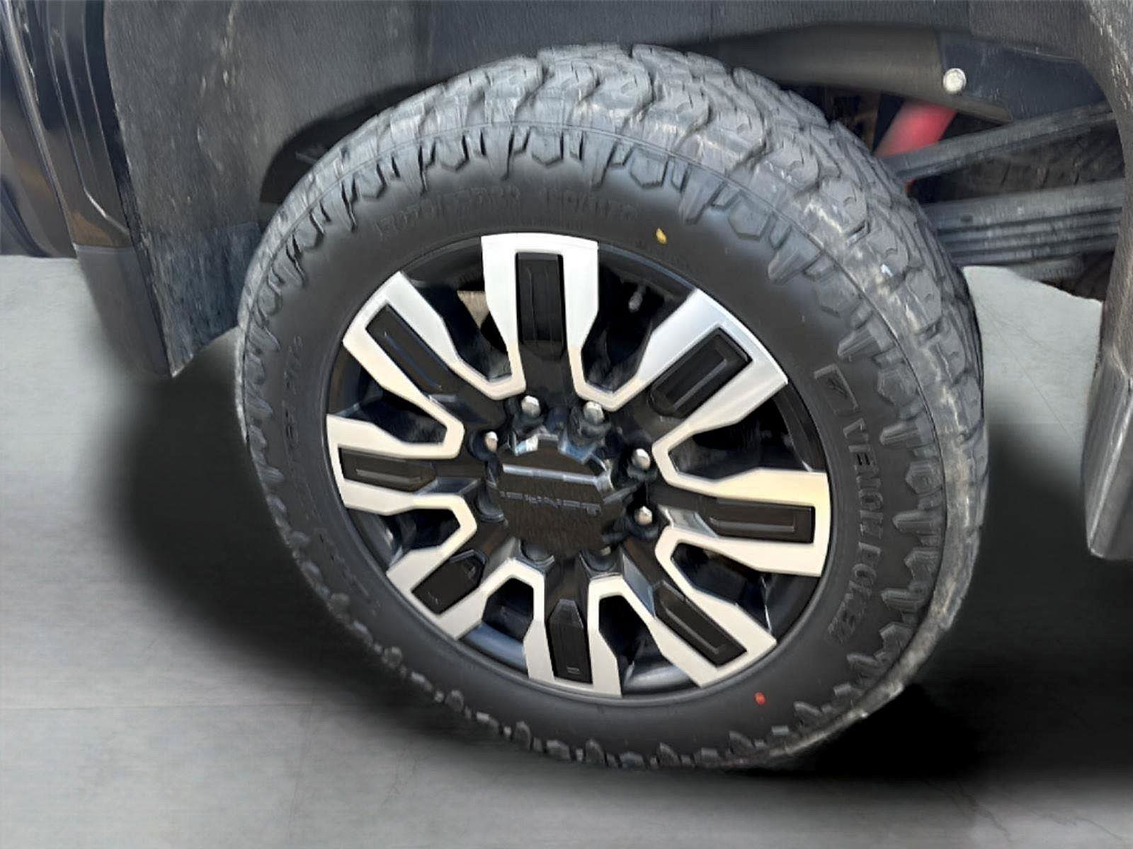 Used 2024 GMC Sierra 3500 Denali Ultimate image 17