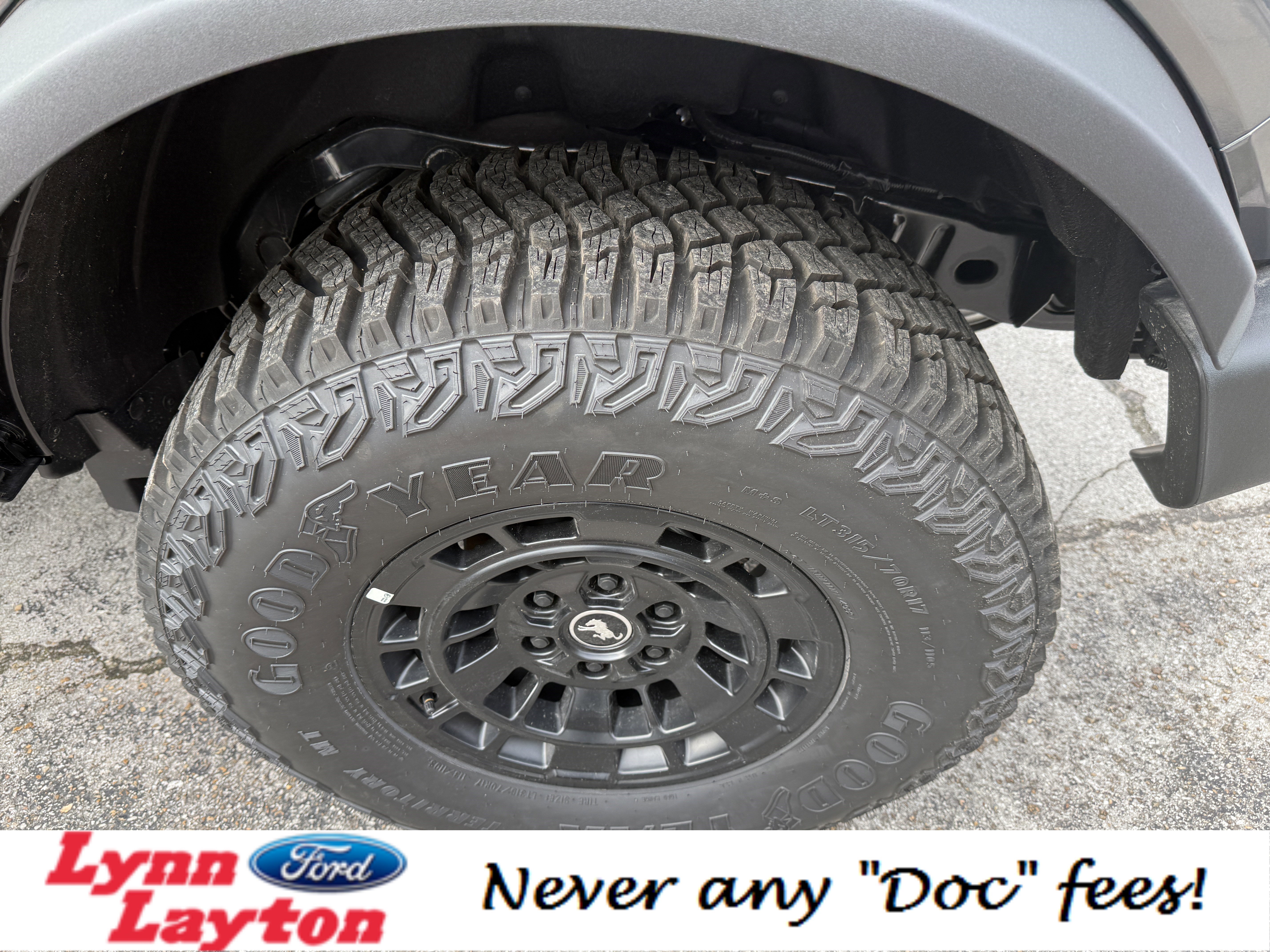 New 2025 Ford Bronco 4-Door image 17