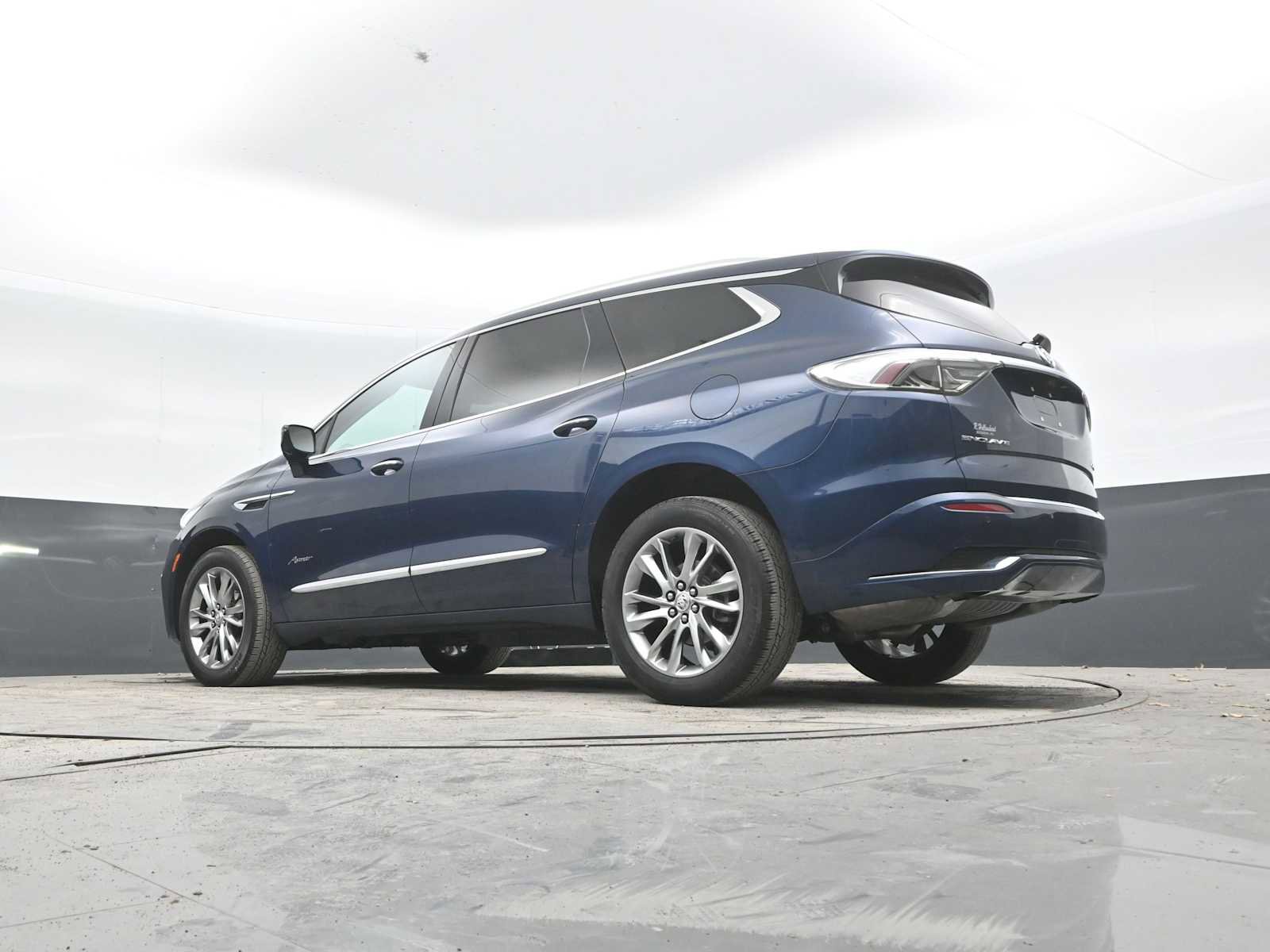 Used 2023 Buick Enclave Avenir w/ Avenir Technology Package image 41
