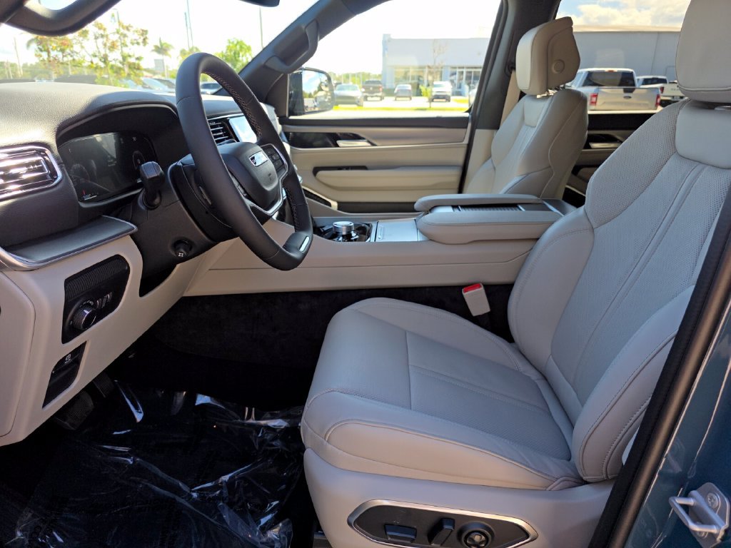 New 2027 Jeep Grand Wagoneer 4WD image 29