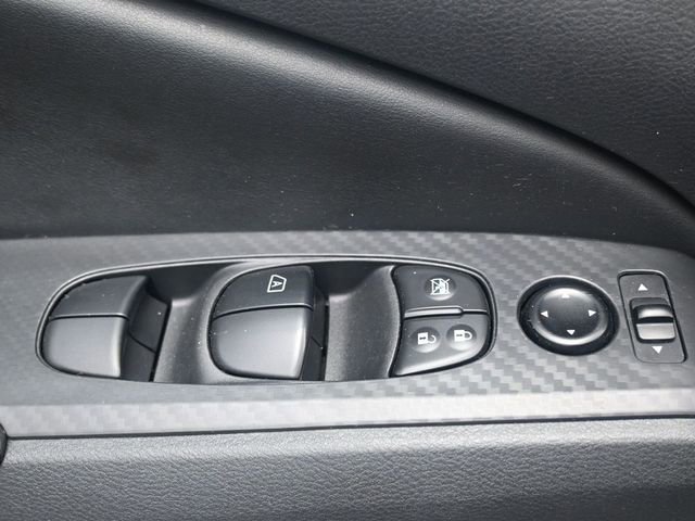 Used 2024 Nissan Altima 2.5 SV image 17