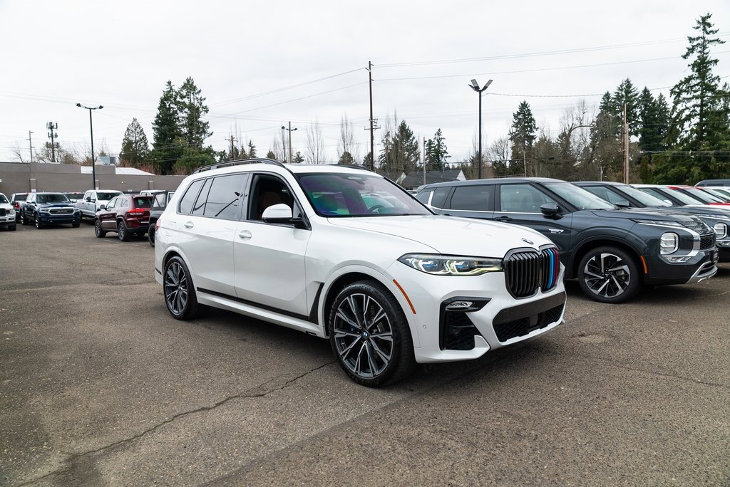 Used 2022 BMW X7 M50i image 29