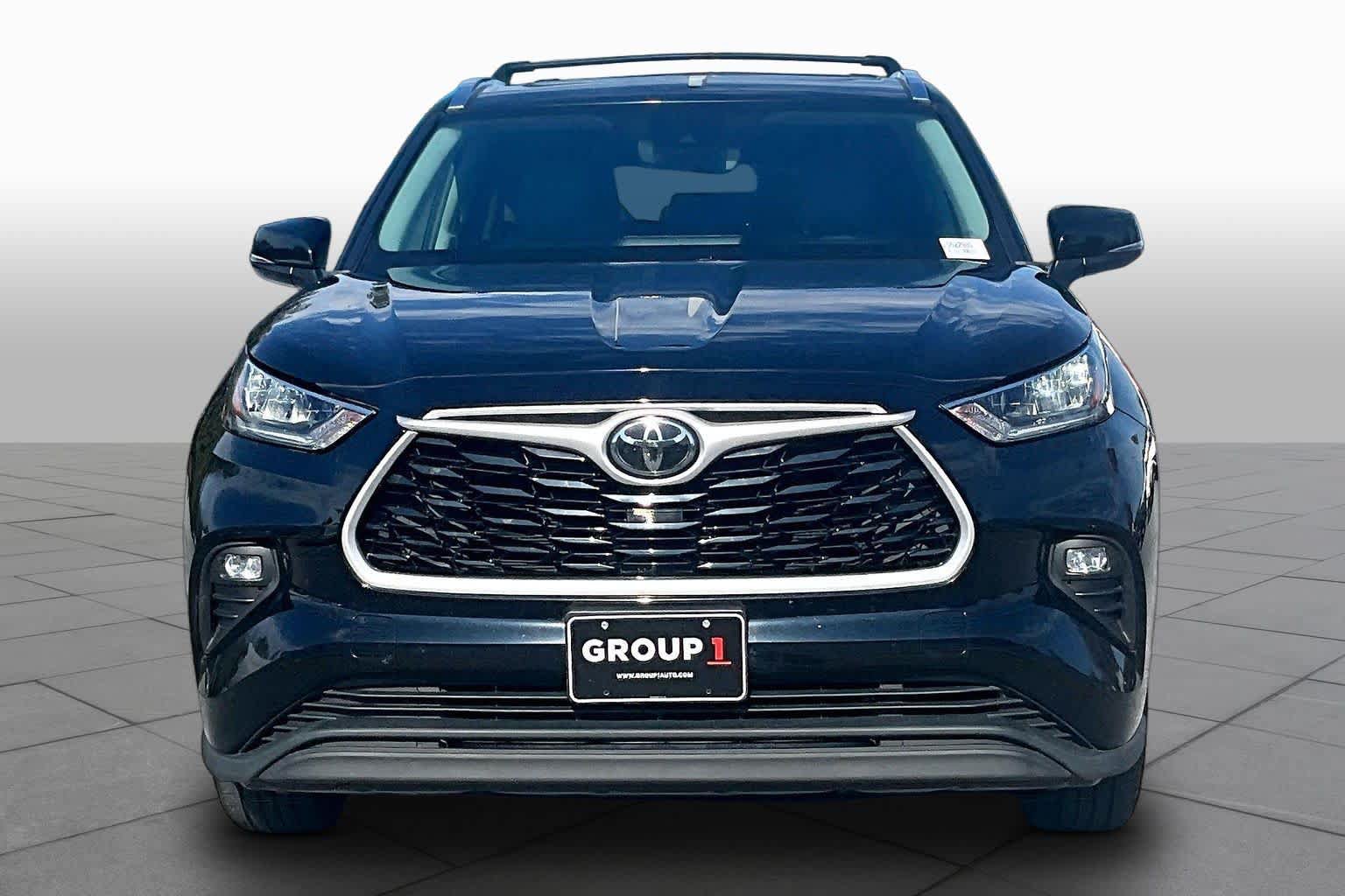 Used 2020 Toyota Highlander XLE AWD/4WD image 4