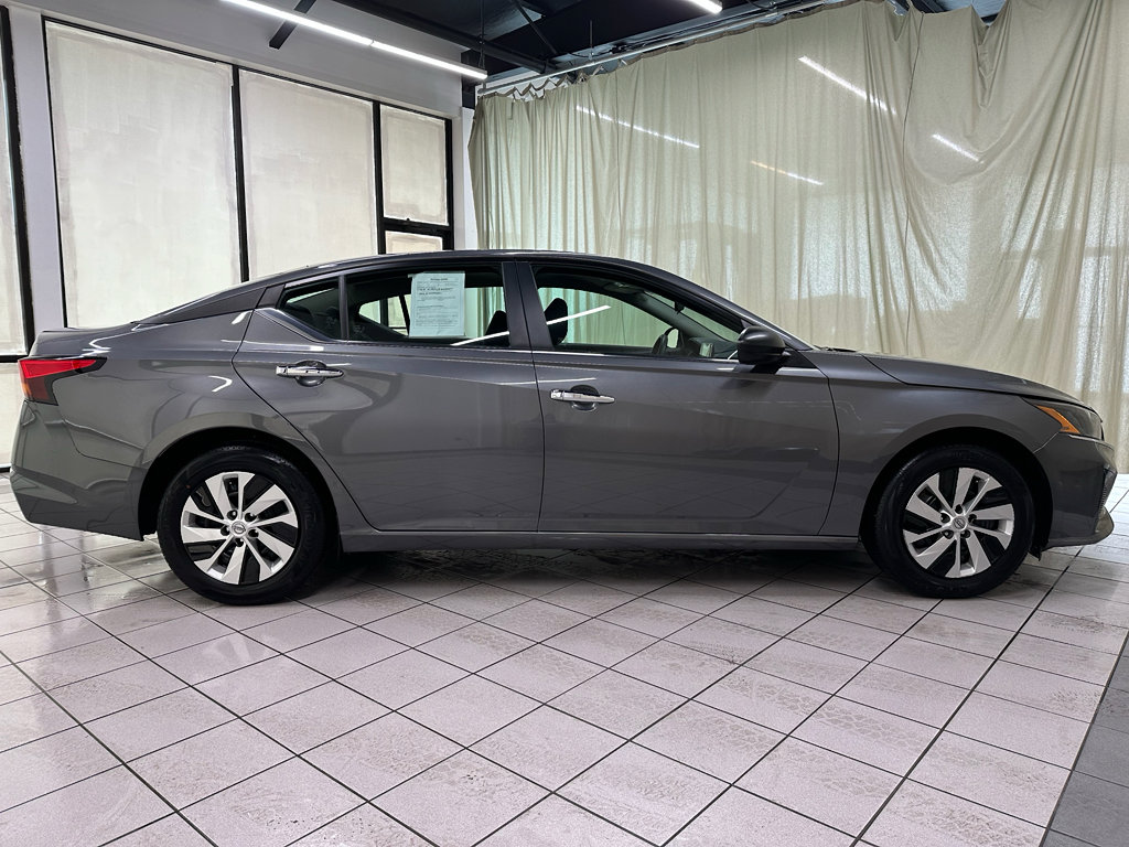 Used 2025 Nissan Altima 2.5 S FWD image 3