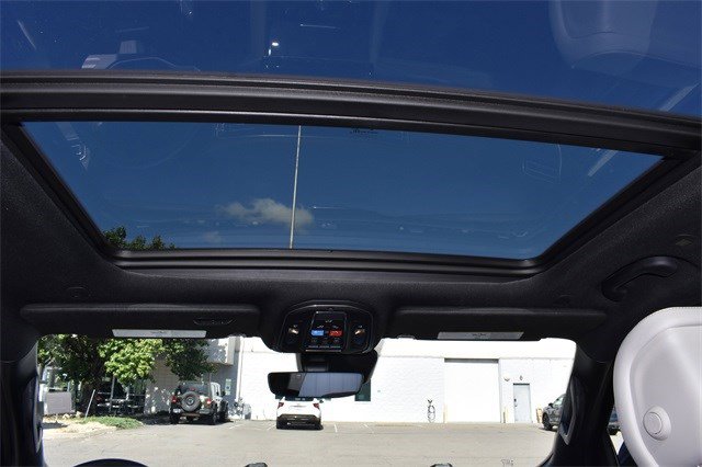 Used 2025 Jeep Wagoneer Series III w/ Premium Group I image 32