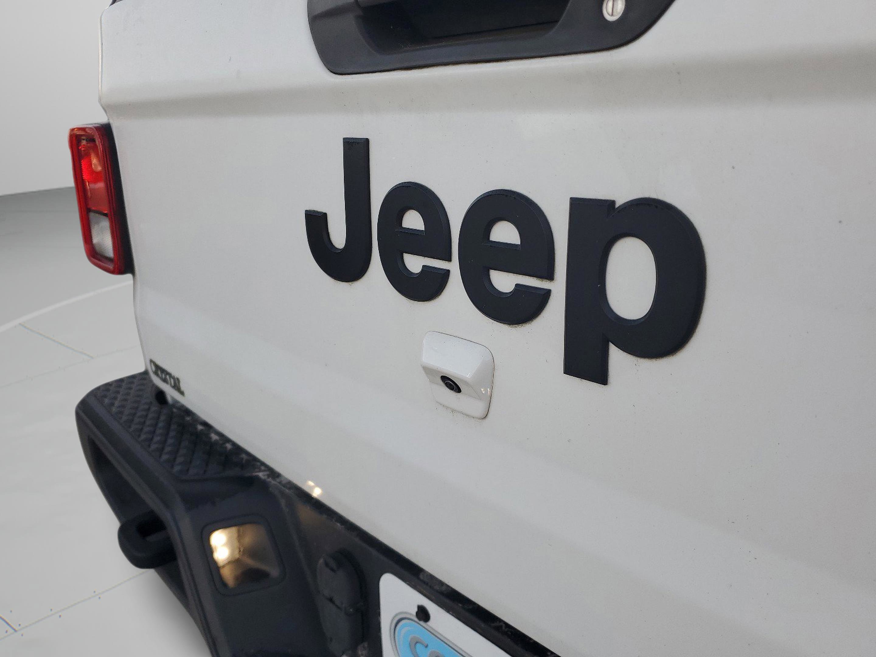 Used 2021 Jeep Gladiator Sport image 7