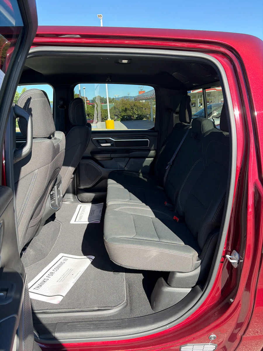 Used 2025 RAM 1500 Big Horn AWD/4WD image 30