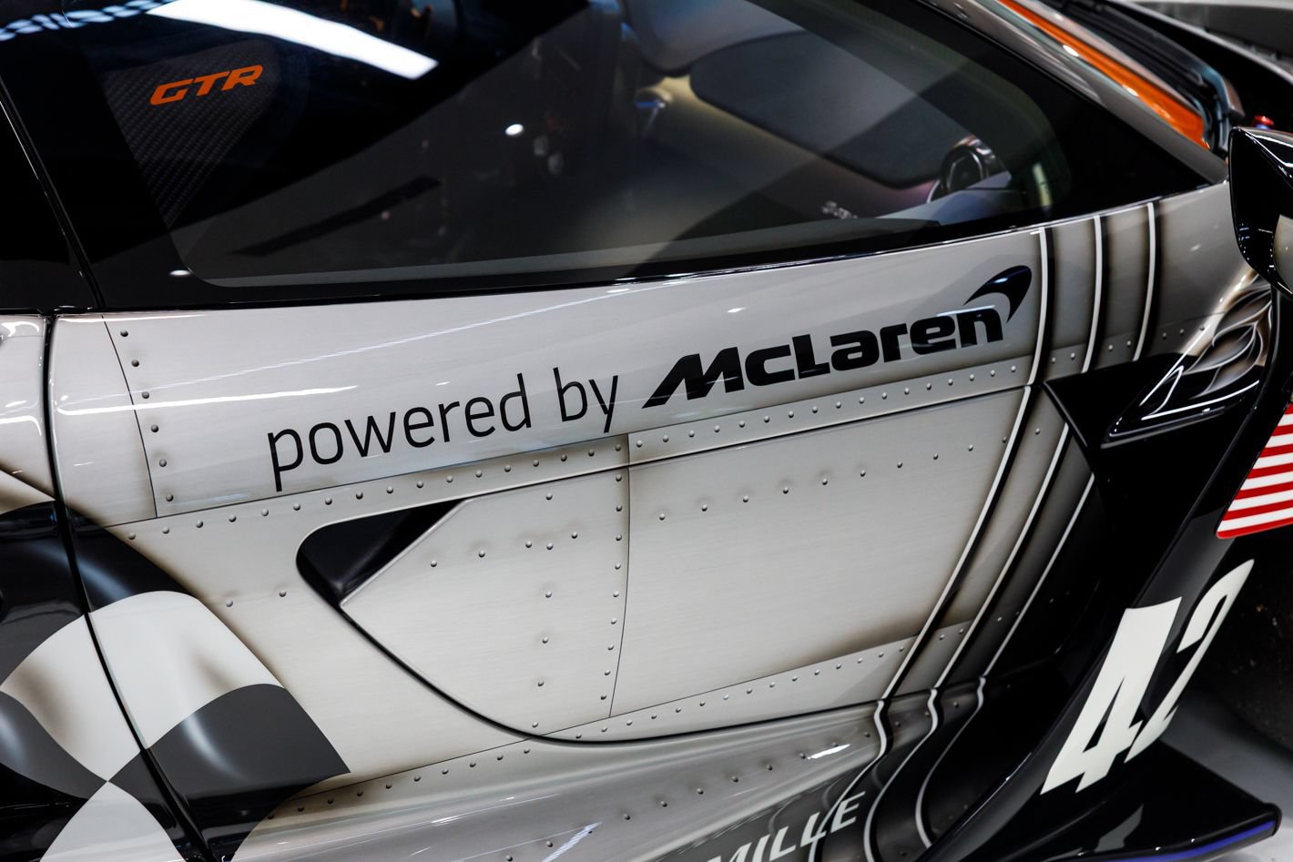 Used 2020 McLaren Senna RWD image 25