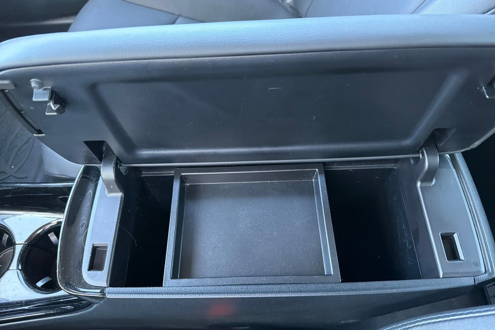 Used 2019 Toyota Prius Prime Premium FWD image 32