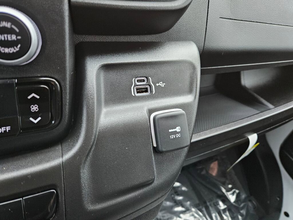 Used 2025 RAM ProMaster 2500 w/ Convenience Group image 26
