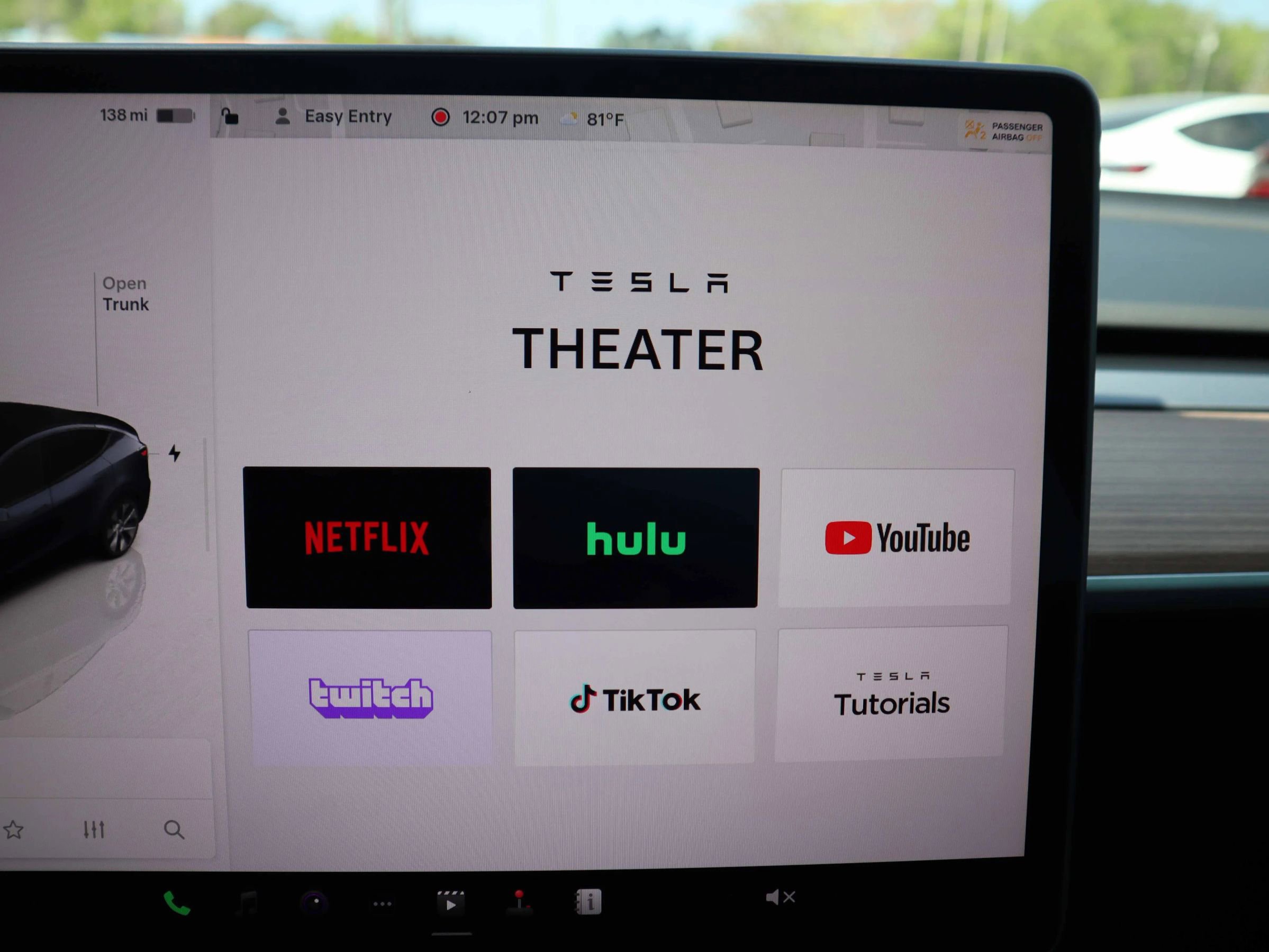 Used 2024 Tesla Model Y Long Range image 24