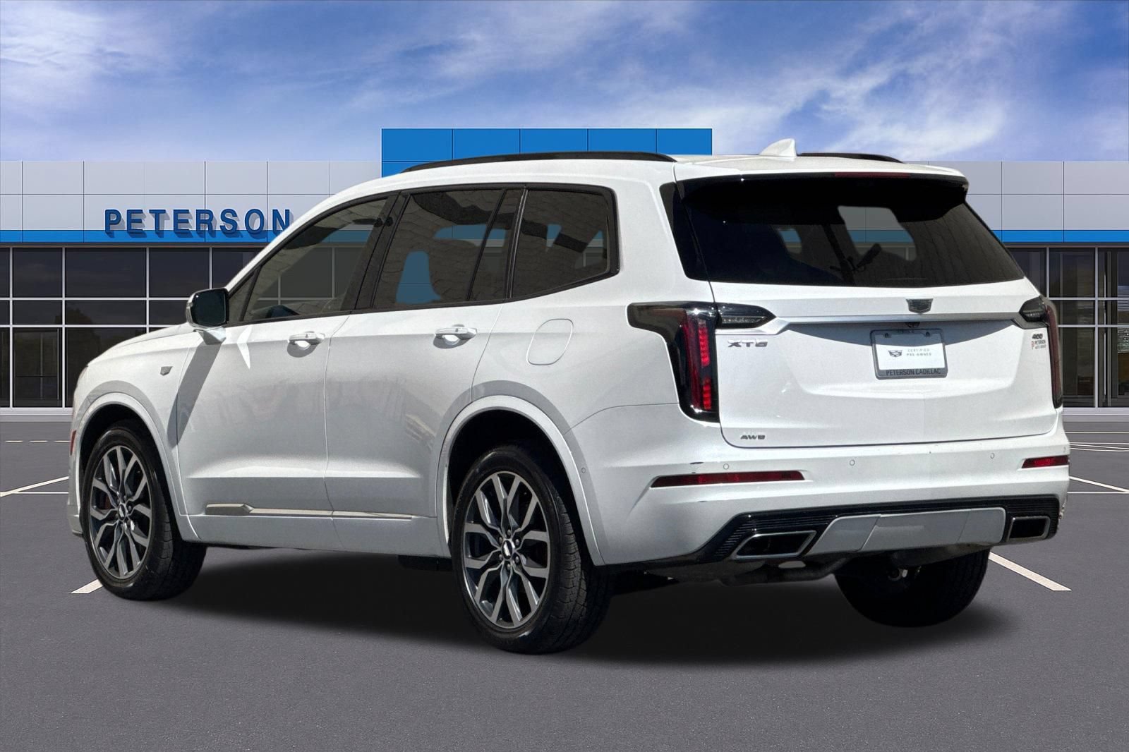 Used 2023 Cadillac XT6 Sport w/ Technology Package AWD/4WD image 6