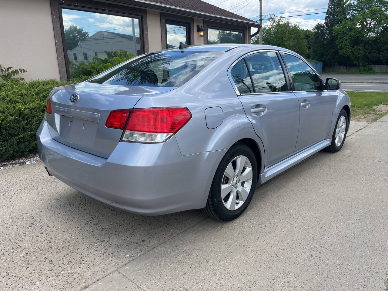 Used 2012 Subaru Legacy 2.5i Limited AWD/4WD image 3