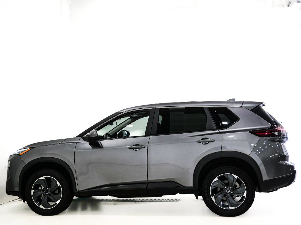 Used 2024 Nissan Rogue SV AWD/4WD image 5