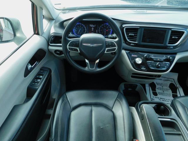 Used 2020 Chrysler Voyager Lxi image 3